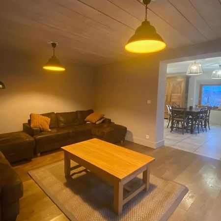 Logement Dans Maison + Exterieur Orchamps-Vennes ภายนอก รูปภาพ