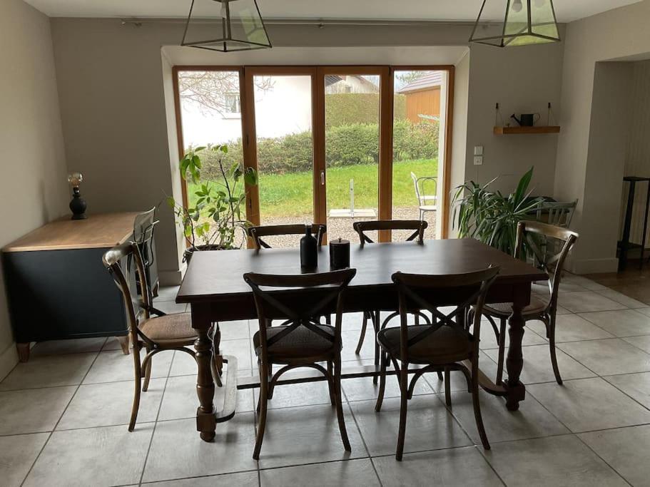 Logement Dans Maison + Exterieur Orchamps-Vennes ภายนอก รูปภาพ