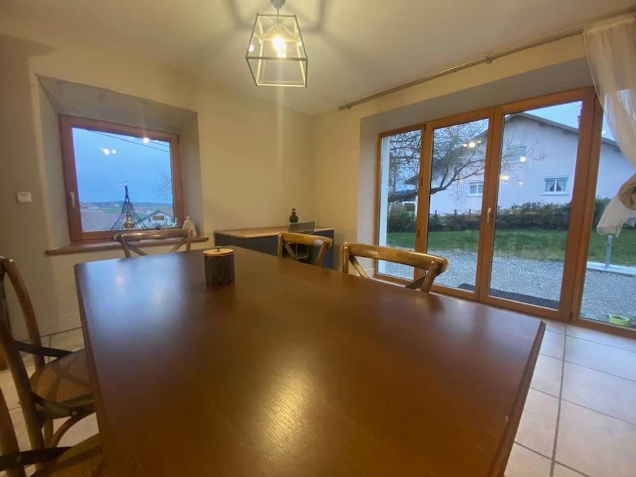 Logement Dans Maison + Exterieur Orchamps-Vennes ภายนอก รูปภาพ
