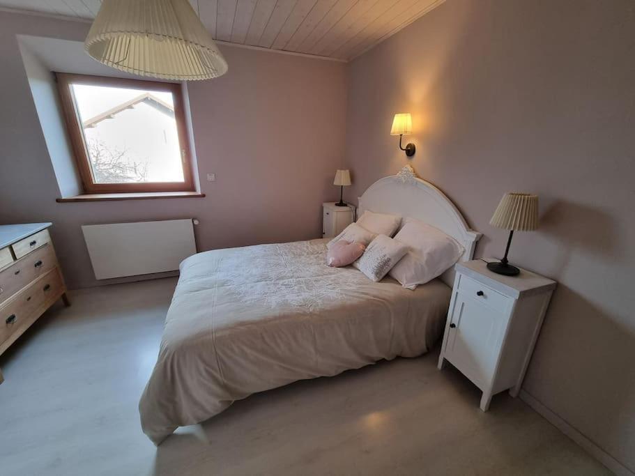 Logement Dans Maison + Exterieur Orchamps-Vennes ภายนอก รูปภาพ