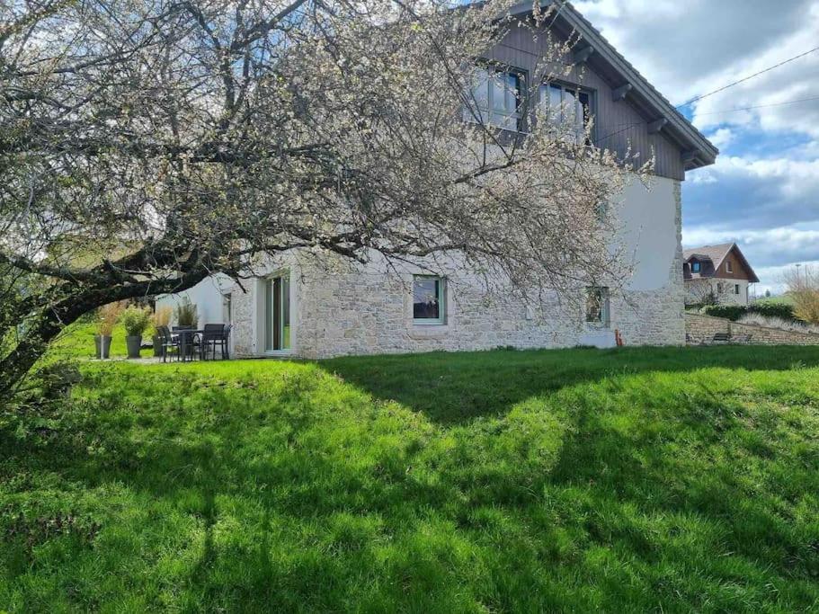 Logement Dans Maison + Exterieur Orchamps-Vennes ภายนอก รูปภาพ