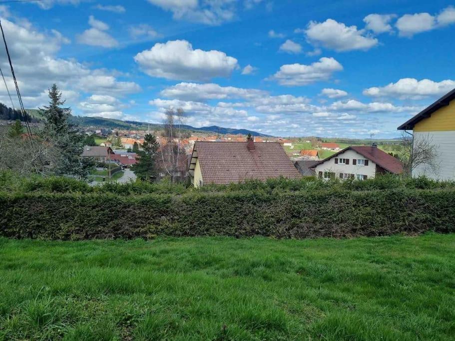 Logement Dans Maison + Exterieur Orchamps-Vennes ภายนอก รูปภาพ