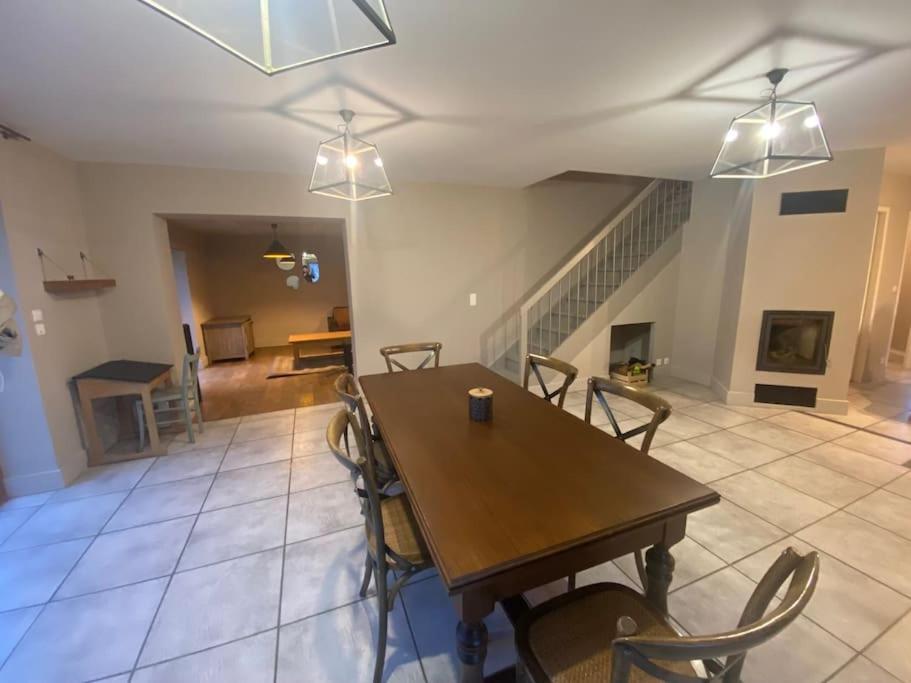 Logement Dans Maison + Exterieur Orchamps-Vennes ภายนอก รูปภาพ